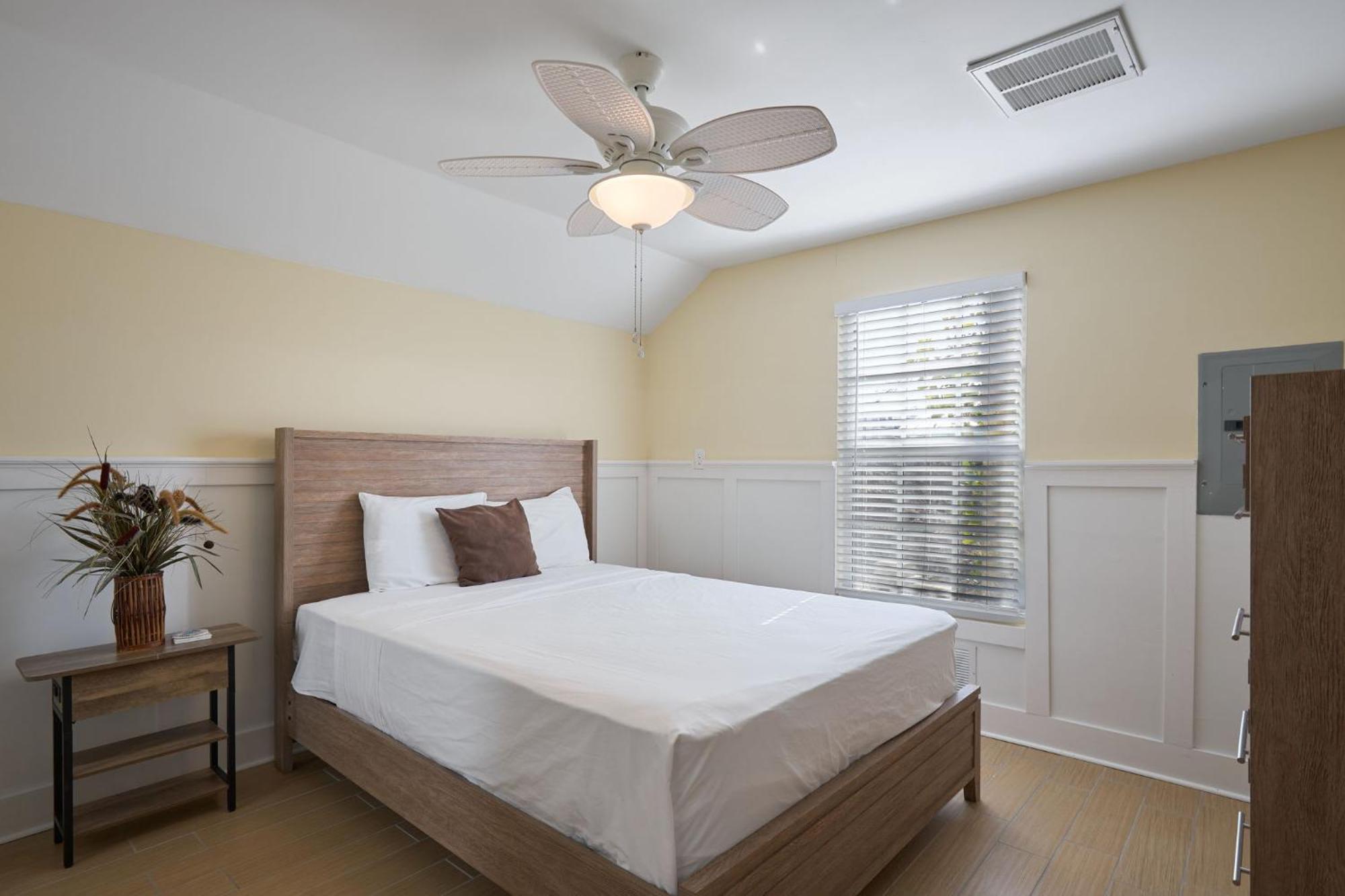 Gorgeous Apartment On Mango St Steps To Beach Fort Myers Beach Exterior photo